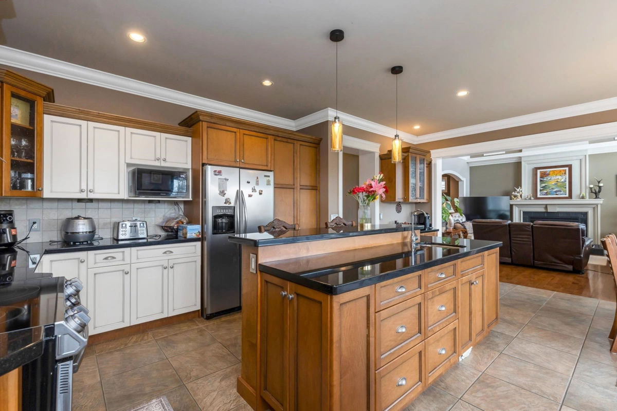 Kitchen Island Photo of 35566 Jade Drive, Abbotsford, BC