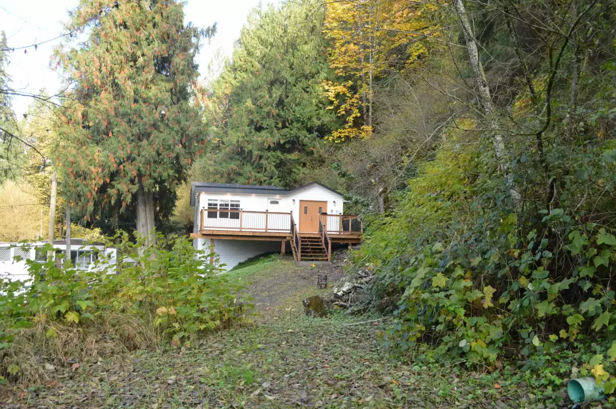 Basement Recreation Room Photo of 45992 Gurney Road, Cultus Lake, BC