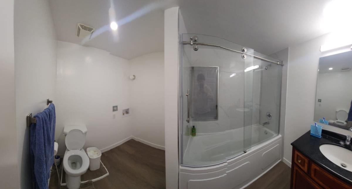 Kitchen Island Photo of 45992 Gurney Road, Cultus Lake, BC