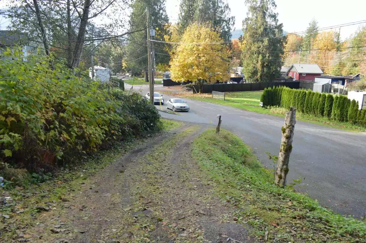Laundry Room Photo of 45992 Gurney Road, Cultus Lake, BC