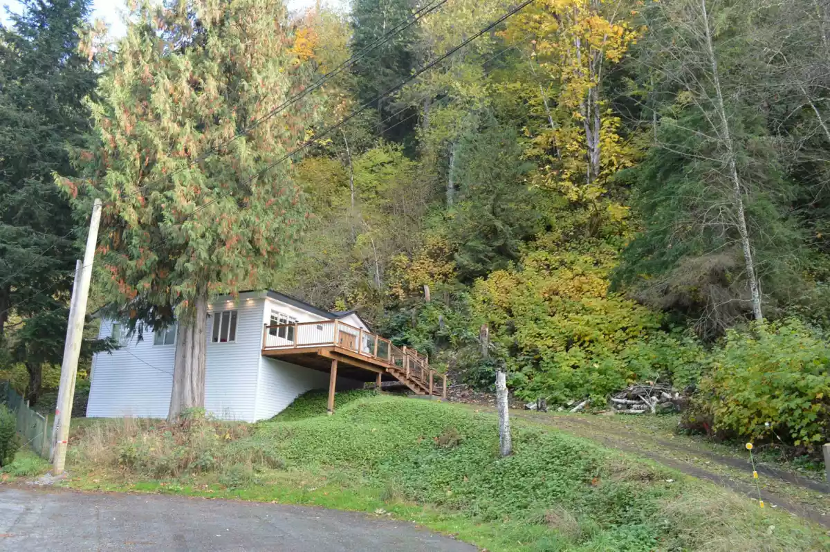 Mudroom Photo of 45992 Gurney Road, Cultus Lake, BC