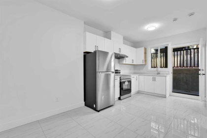 Garden / Landscaping Photo of 102 16633 18a Avenue, Surrey, BC