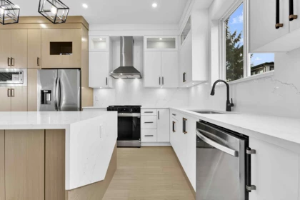 Kitchen Island Photo of 102 16633 18a Avenue, Surrey, BC