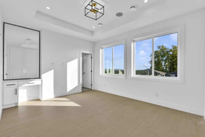 Mudroom Photo of 102 16633 18a Avenue, Surrey, BC
