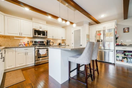 Kitchen Island Photo of 7639 Morrison Crescent, Langley, BC
