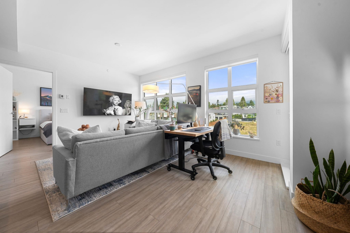 Entry Foyer Photo of 413 747 E 3rd Street, North Vancouver, BC