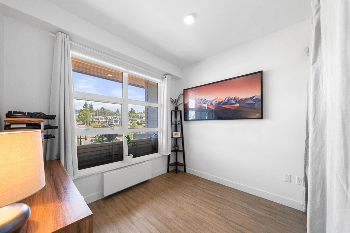 Front Yard Photo of 413 747 E 3rd Street, North Vancouver, BC