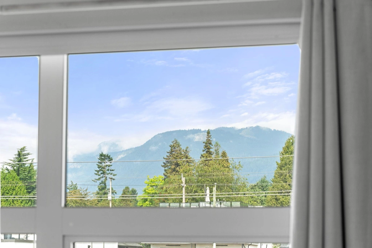 Guest Bathroom Photo of 413 747 E 3rd Street, North Vancouver, BC