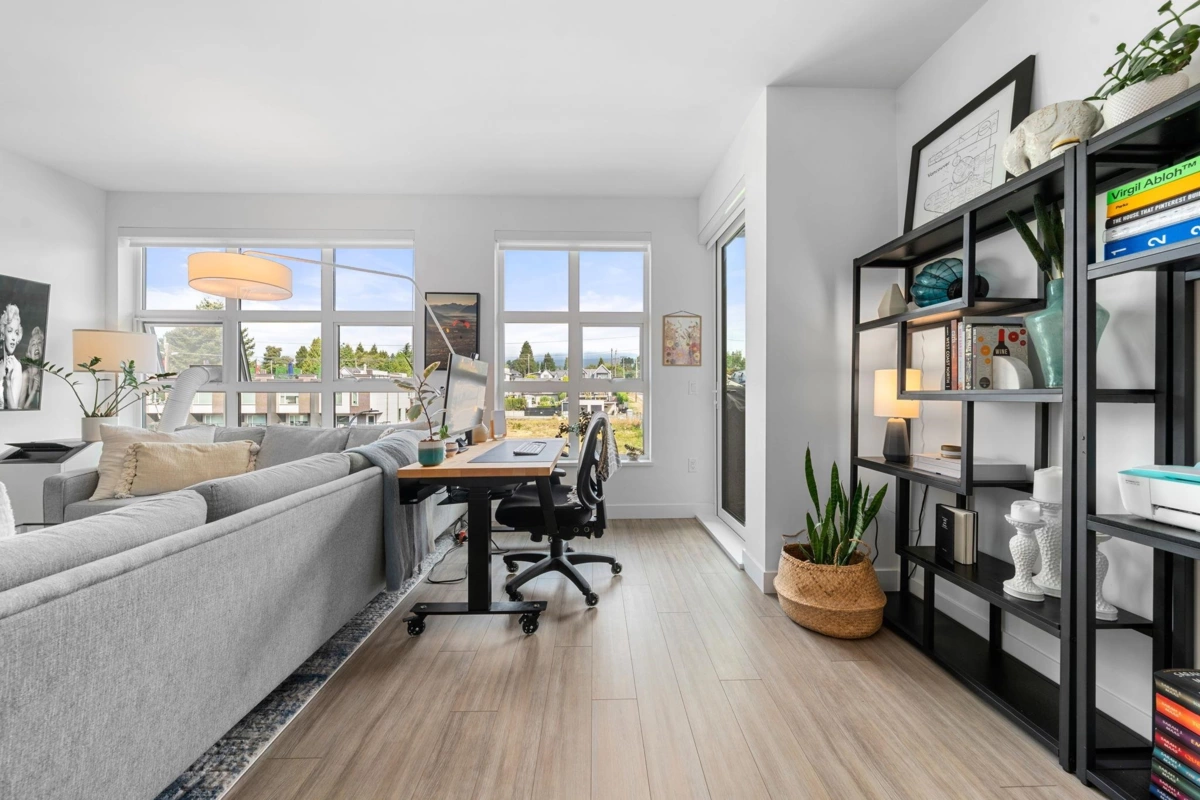 Hallway Photo of 413 747 E 3rd Street, North Vancouver, BC