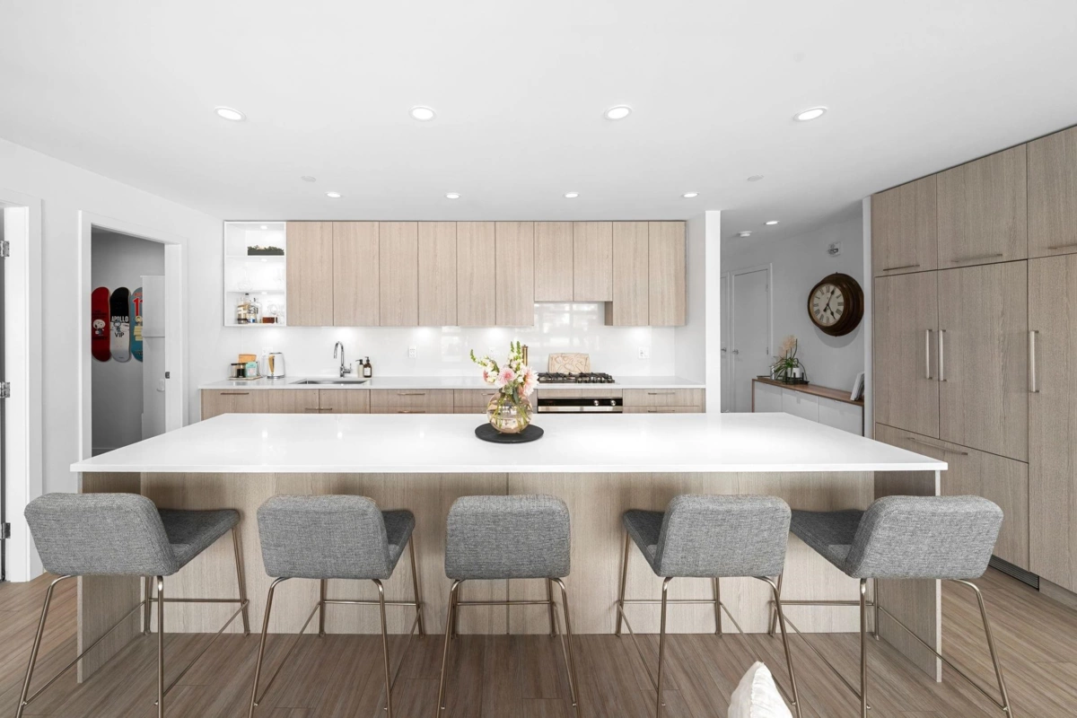 Kitchen Photo of 413 747 E 3rd Street, North Vancouver, BC