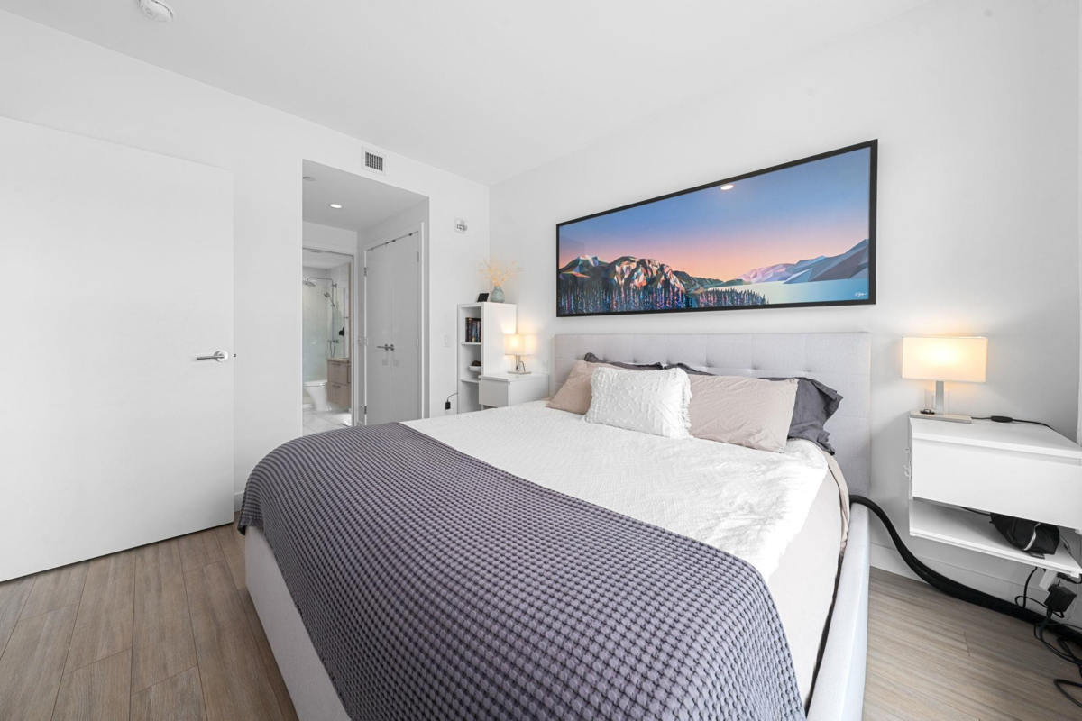 Office / Den Photo of 413 747 E 3rd Street, North Vancouver, BC