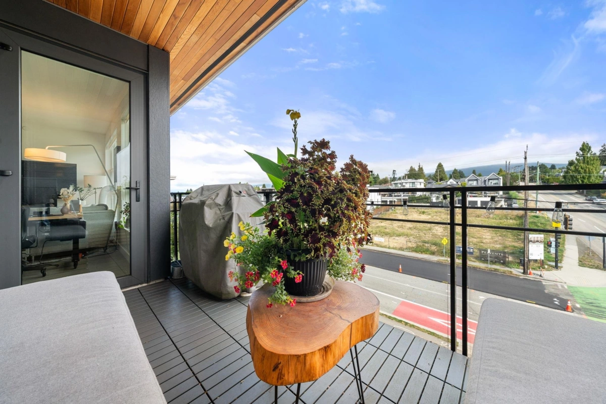 Outdoor Deck Photo of 413 747 E 3rd Street, North Vancouver, BC