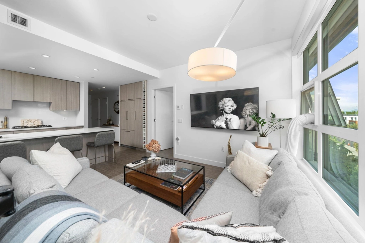 Primary Bathroom Photo of 413 747 E 3rd Street, North Vancouver, BC