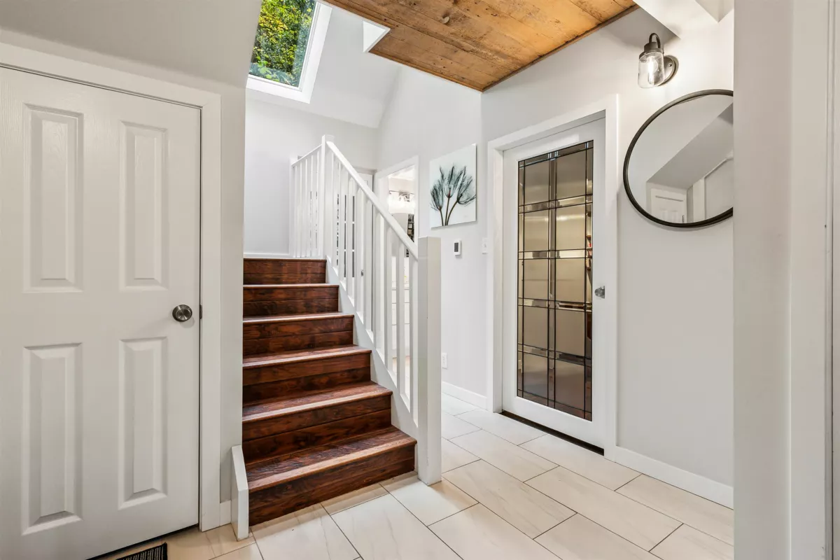 Living Room Photo of 6326 Rockwell Drive, Harrison Hot Springs, BC