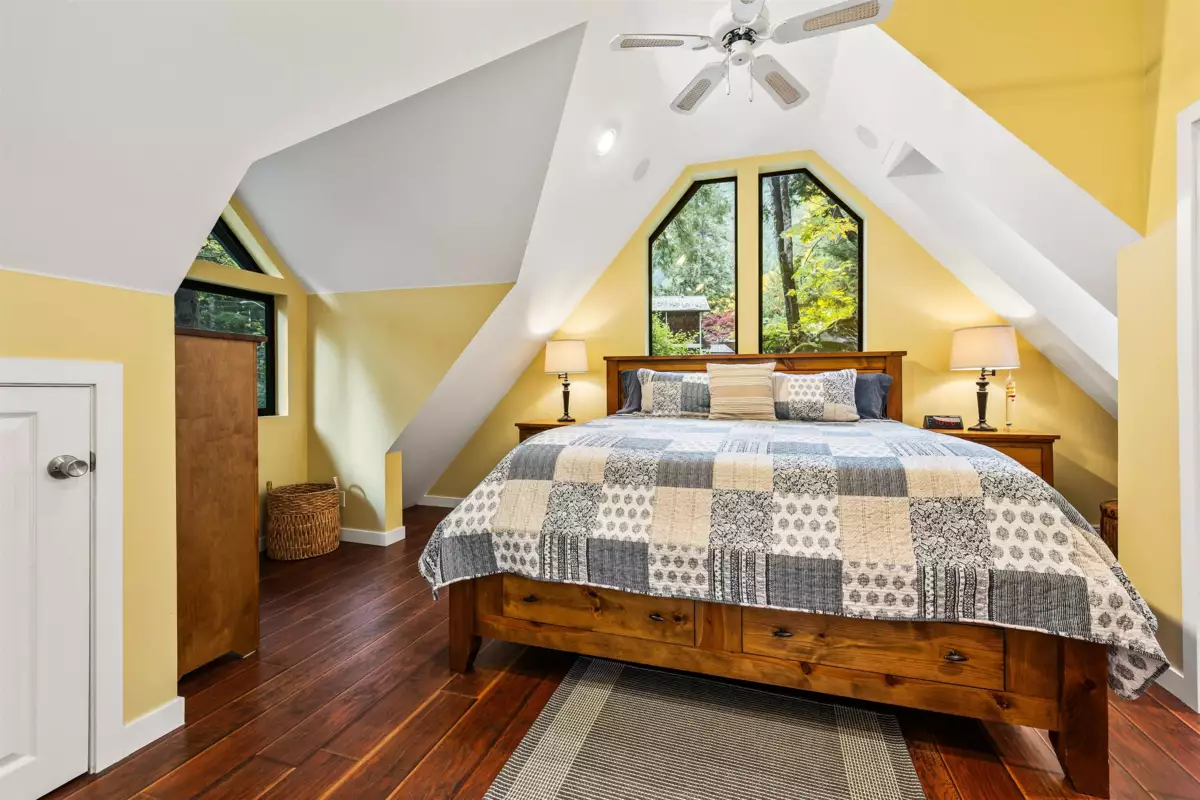 Powder Room Photo of 6326 Rockwell Drive, Harrison Hot Springs, BC