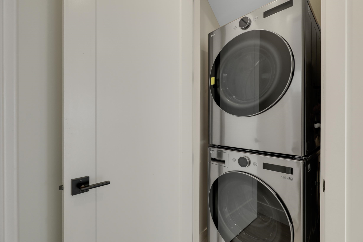 Guest Bathroom Photo of 1 3695 E 26 Avenue, Vancouver, BC