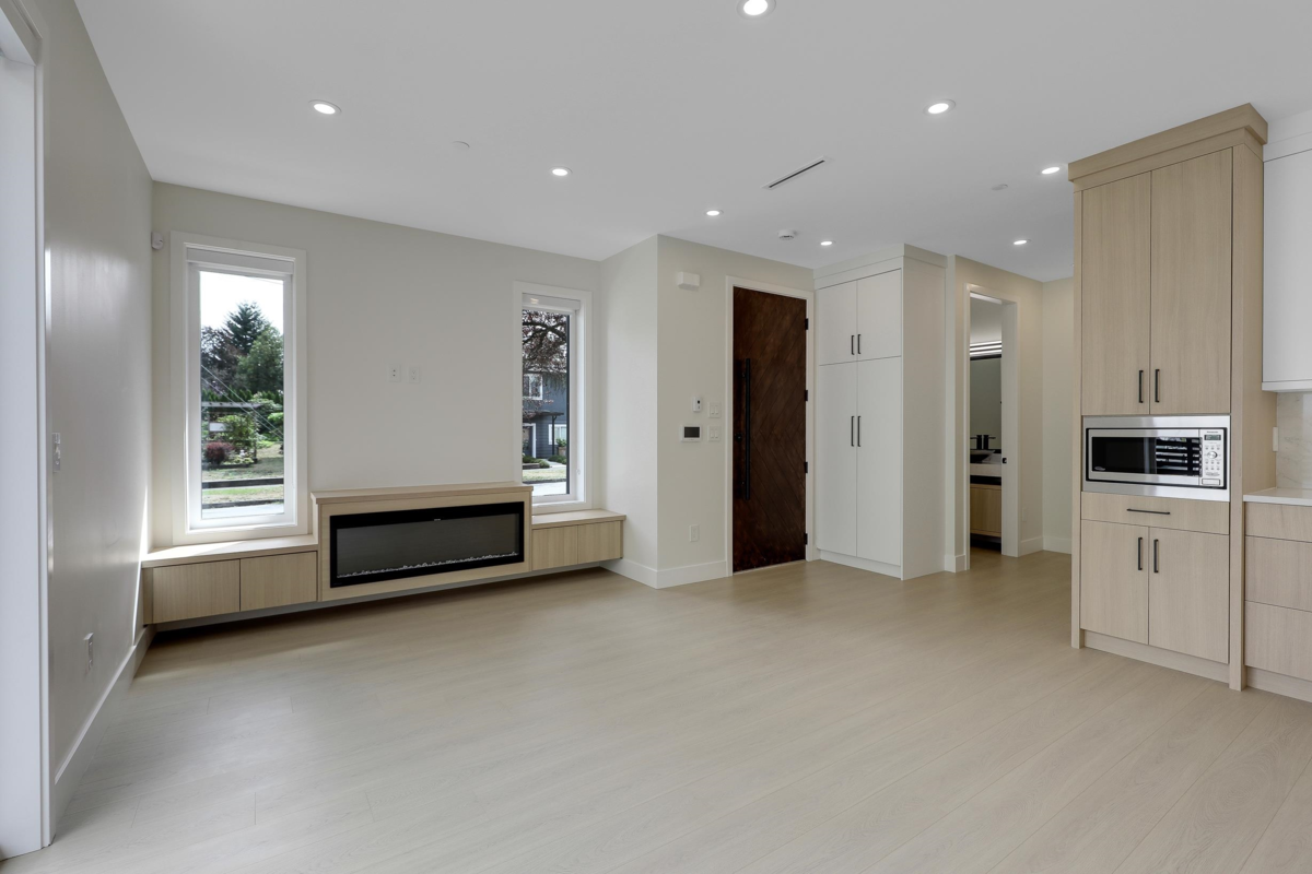 Kitchen Photo of 1 3695 E 26 Avenue, Vancouver, BC