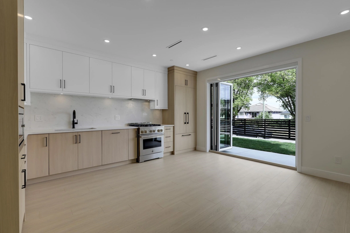 Living Room Photo of 1 3695 E 26 Avenue, Vancouver, BC