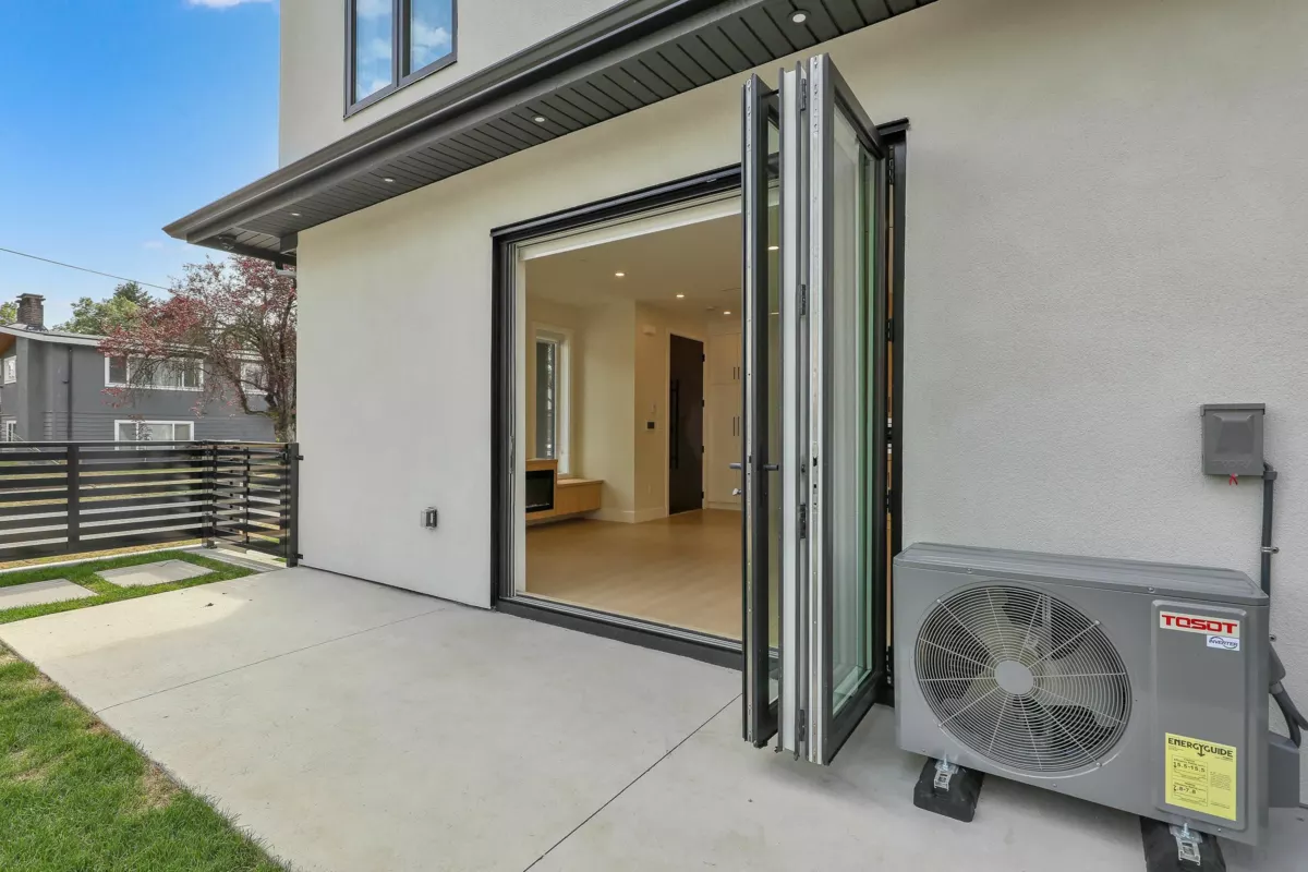 Swimming Pool Photo of 1 3695 E 26 Avenue, Vancouver, BC