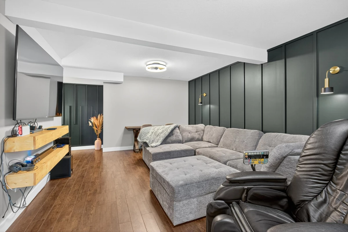 Hallway Photo of 17 44523 Mclaren Drive, Chilliwack, BC