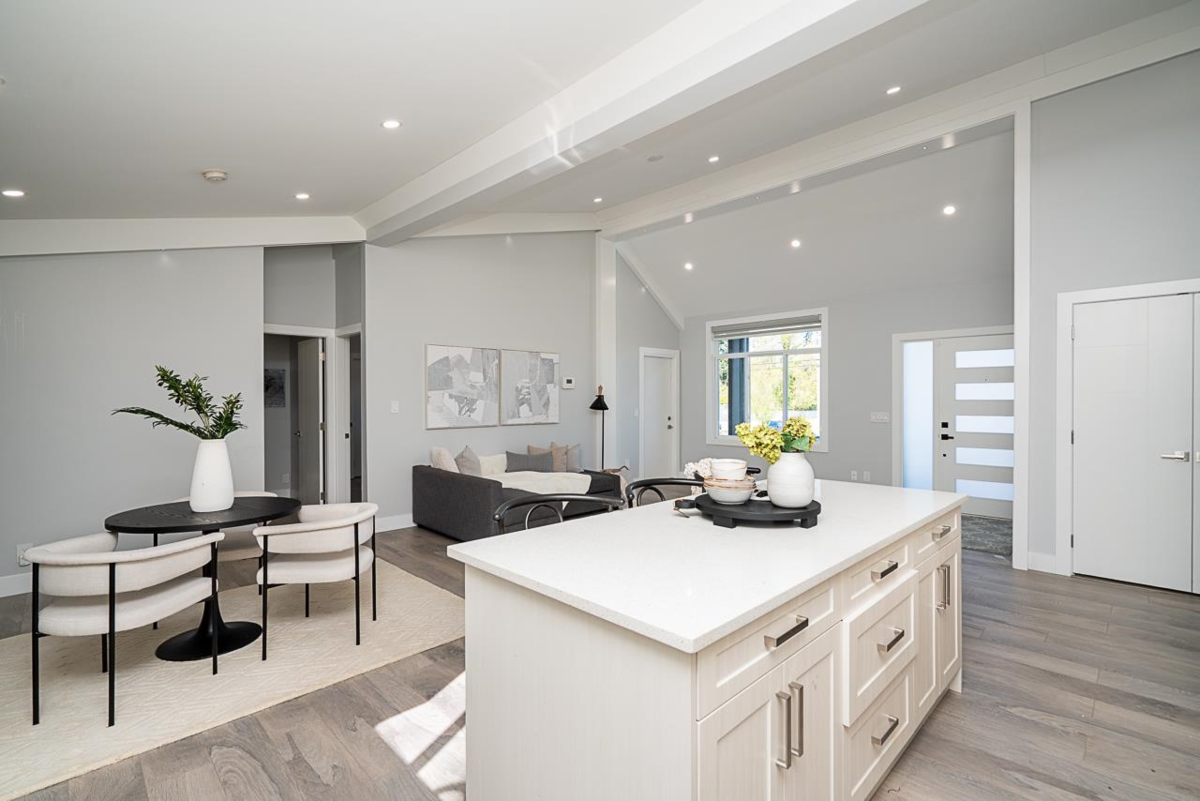 Breakfast Nook Photo of 1675 136 Street, Surrey, BC