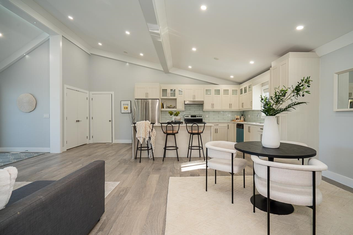 Living Room Photo of 1675 136 Street, Surrey, BC