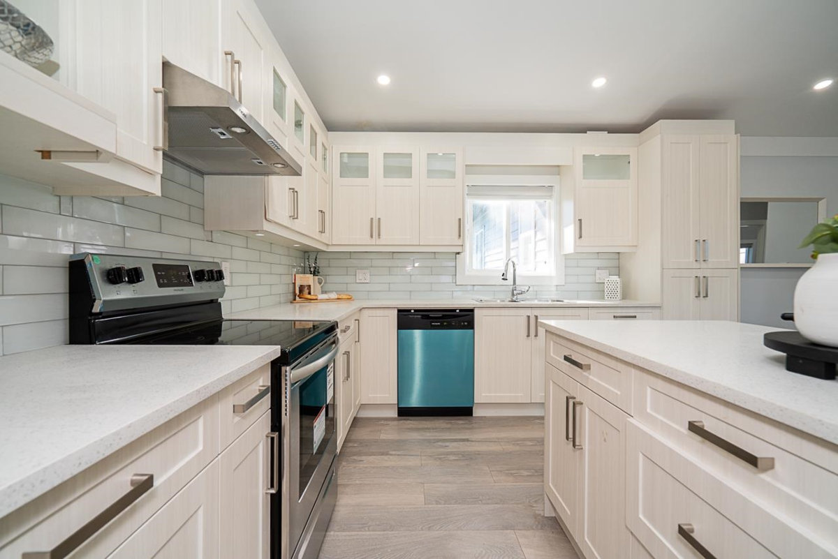 Pantry Photo of 1675 136 Street, Surrey, BC