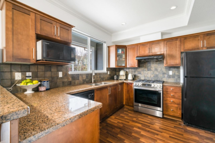 Kitchen Island Photo of 4 5999 Andrews Road, Richmond, BC