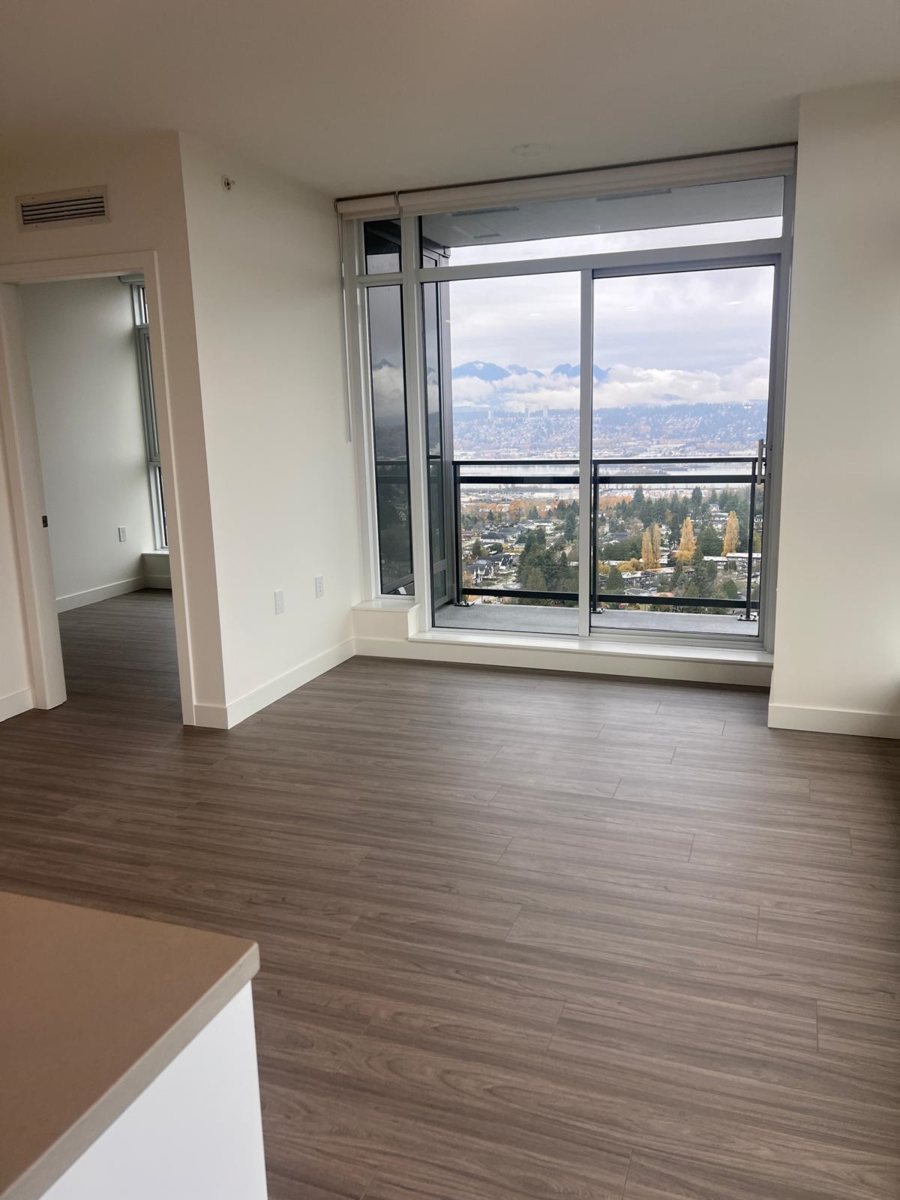 Entry Foyer Photo of 3211 13675 107a Avenue, Surrey, BC