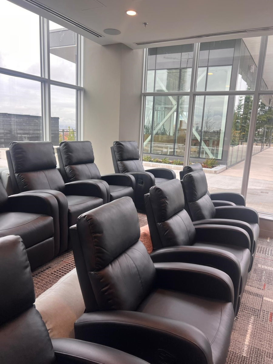 Exterior Rear Photo of 3211 13675 107a Avenue, Surrey, BC