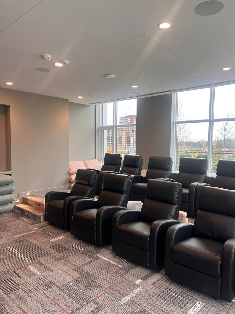 Hot Tub / Spa Photo of 3211 13675 107a Avenue, Surrey, BC