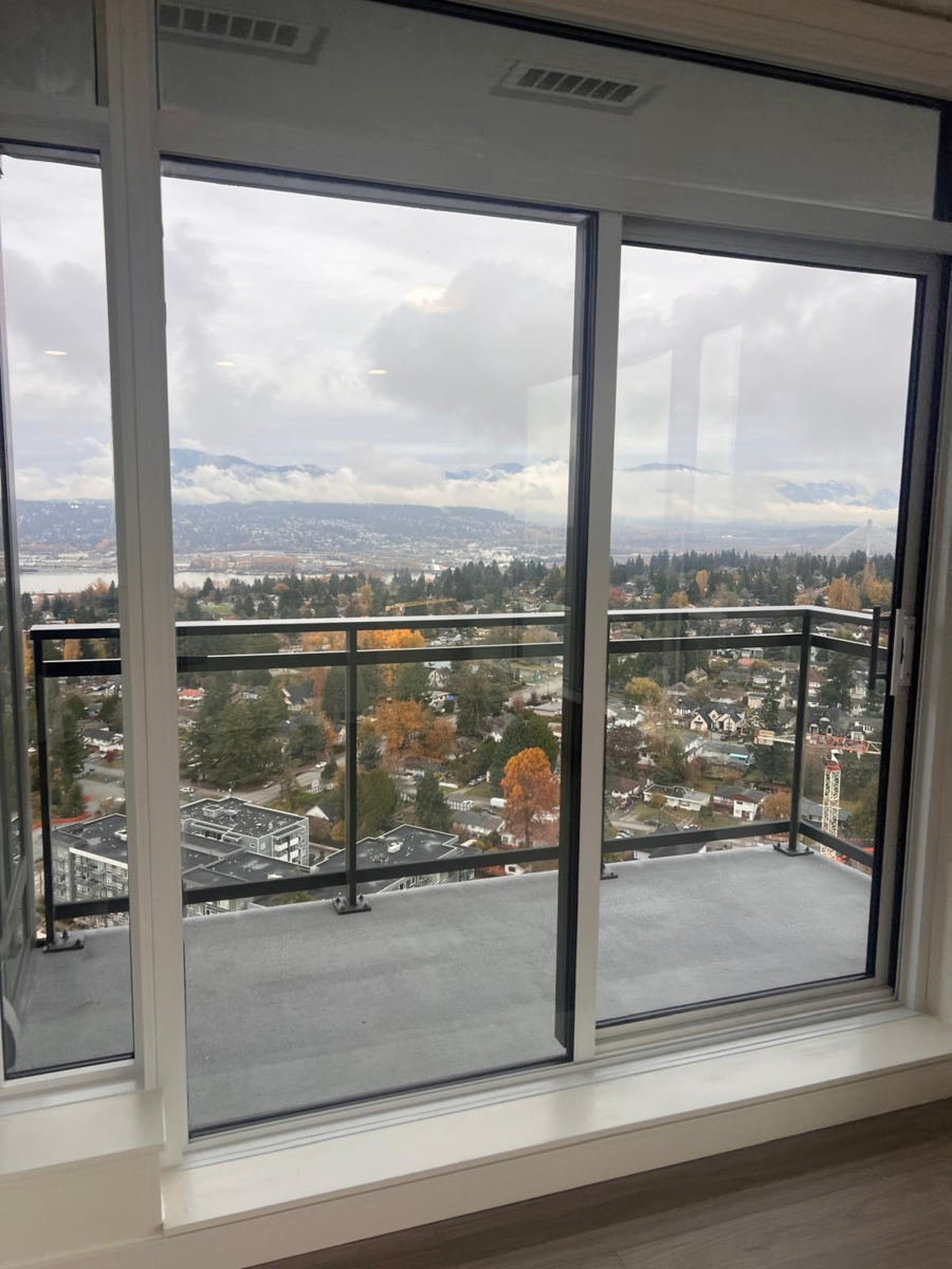 Powder Room Photo of 3211 13675 107a Avenue, Surrey, BC