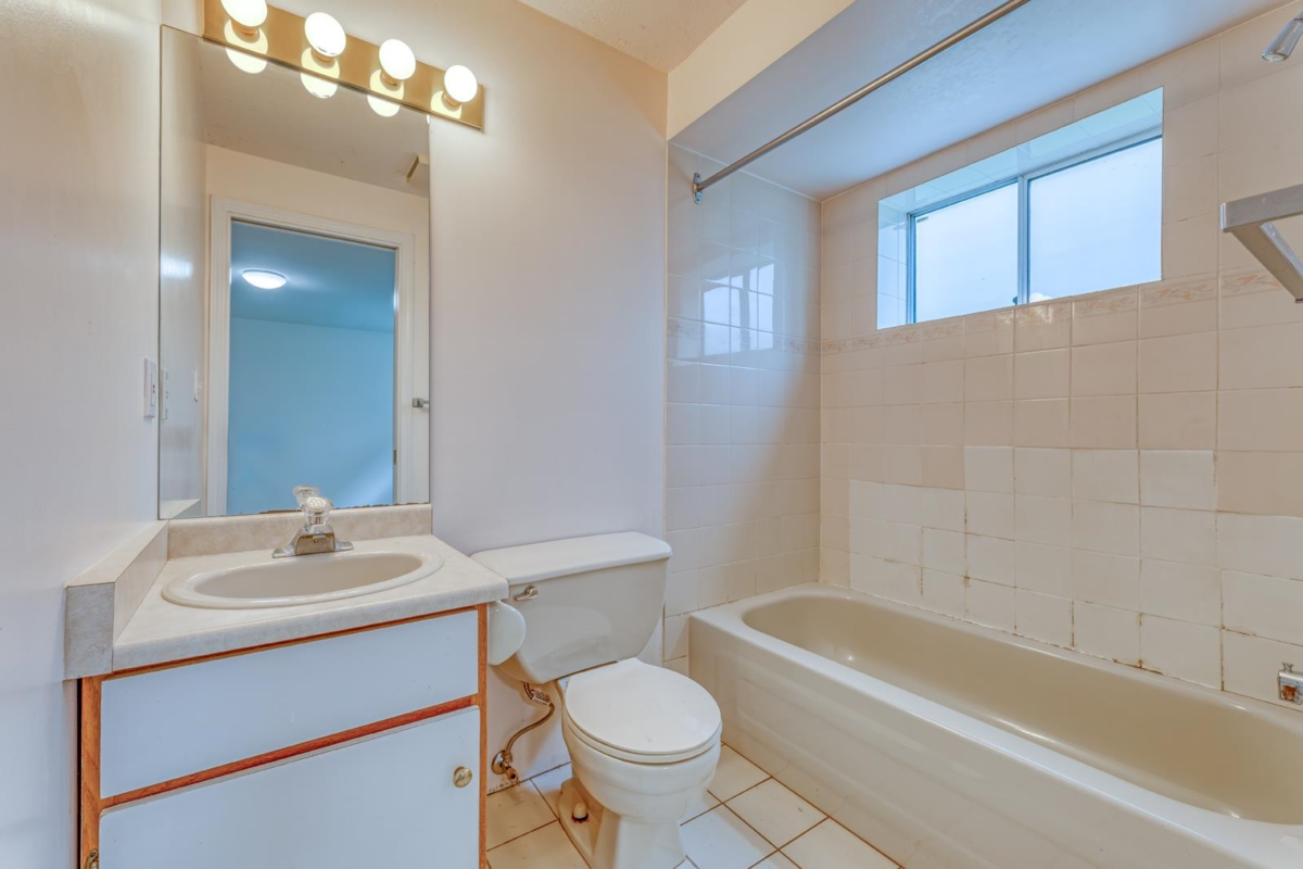 Hallway Photo of 4930 Venables Street, Burnaby, BC