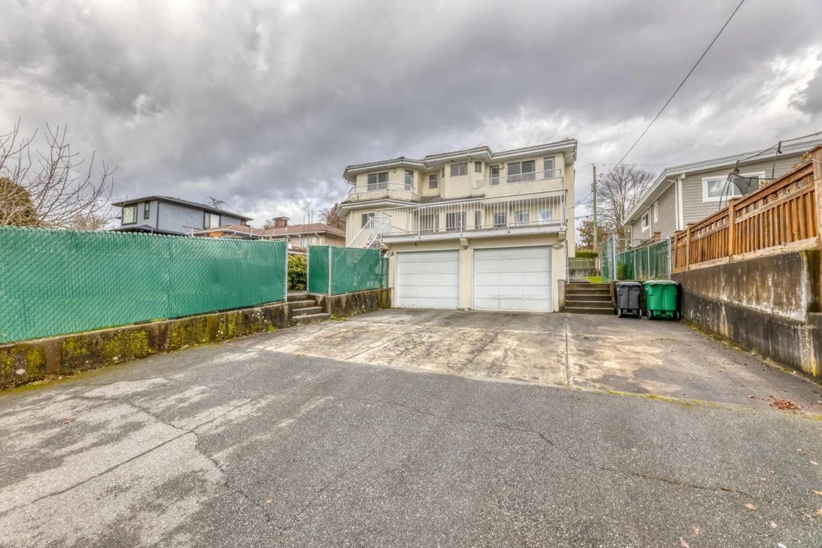 Hot Tub / Spa Photo of 4930 Venables Street, Burnaby, BC