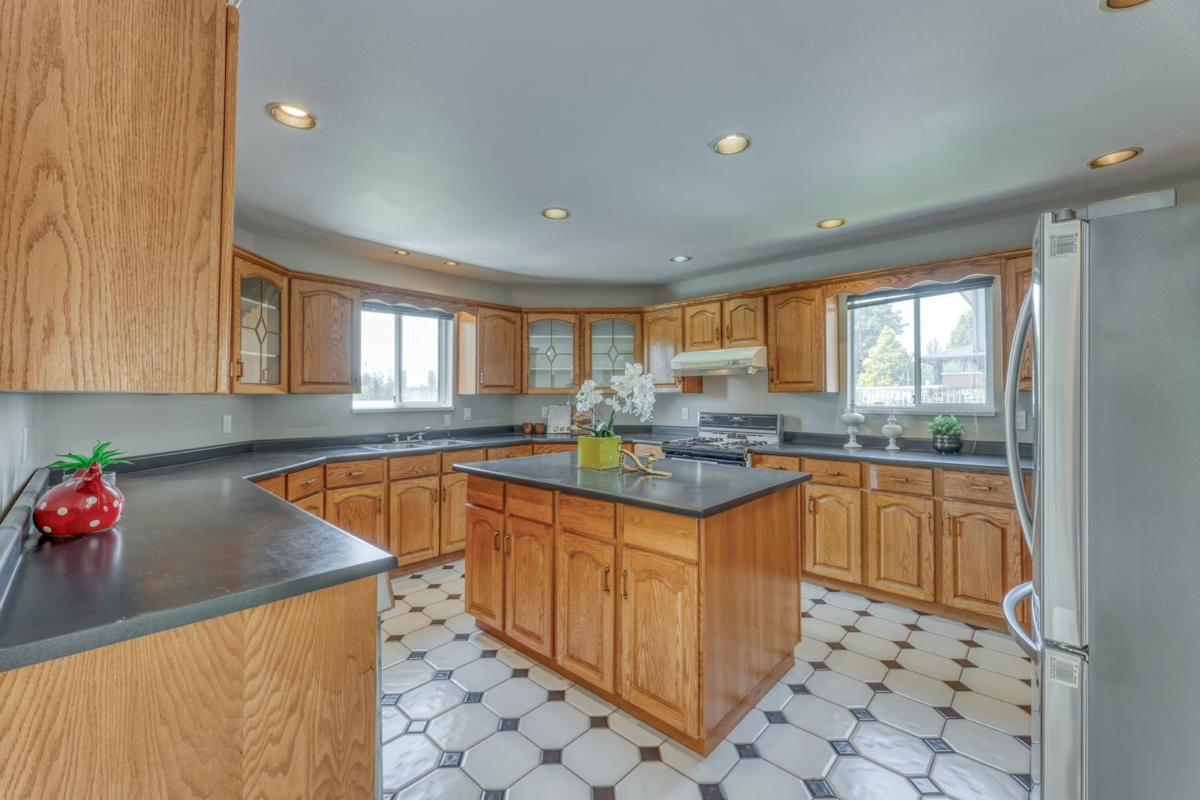 Kitchen Photo of 4930 Venables Street, Burnaby, BC