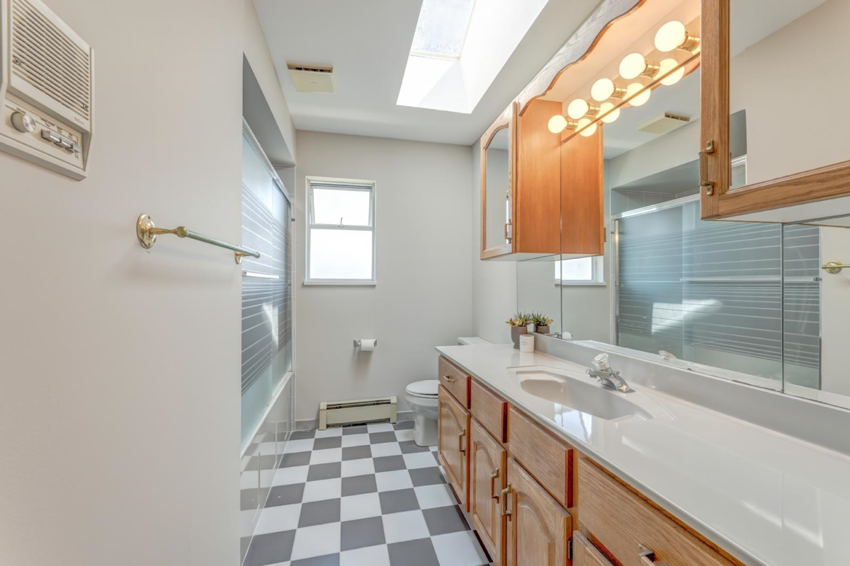 Loft / Bonus Room Photo of 4930 Venables Street, Burnaby, BC