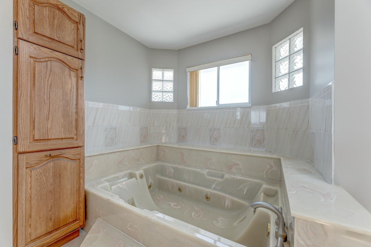 Powder Room Photo of 4930 Venables Street, Burnaby, BC