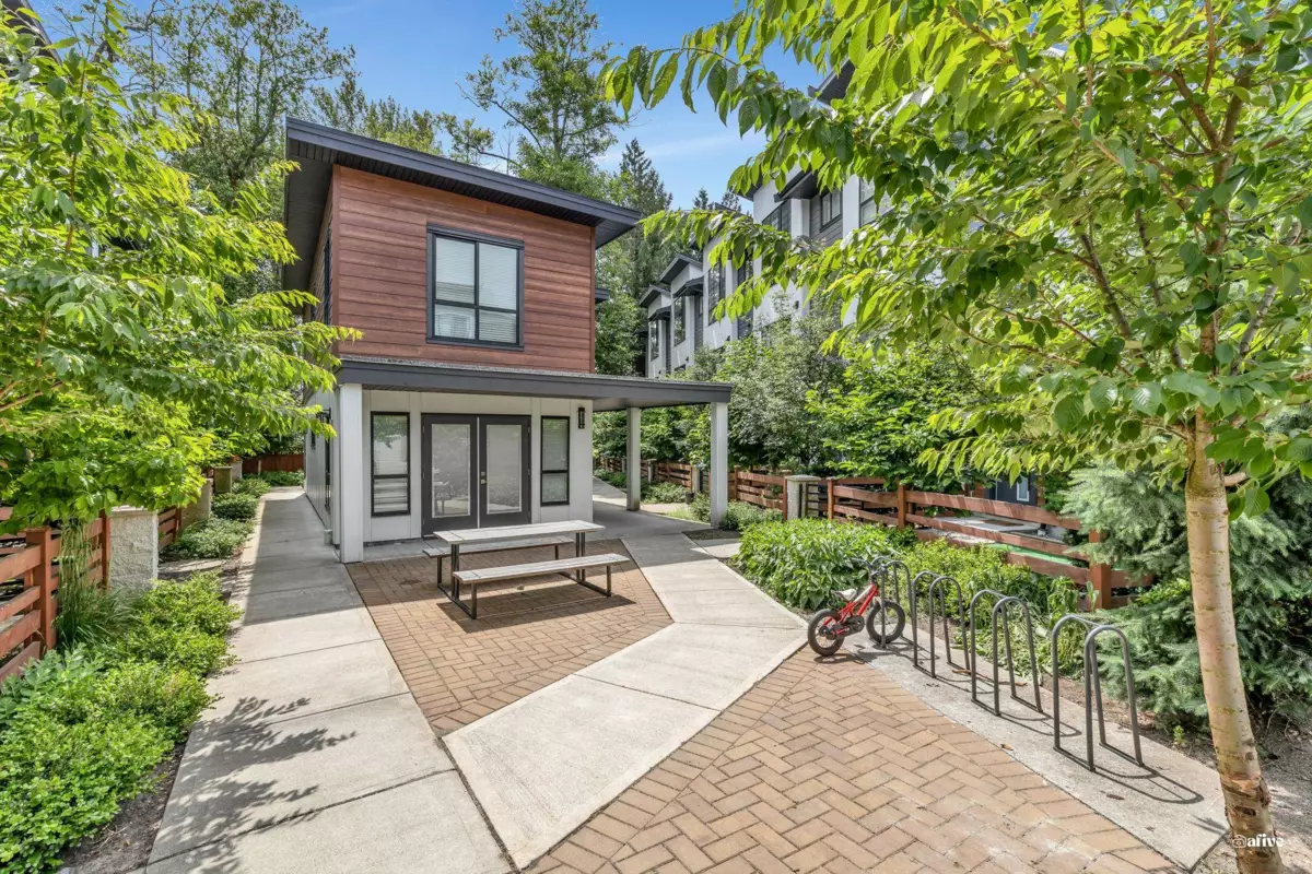 Swimming Pool Photo of 48 7177 194a Street, Surrey, BC