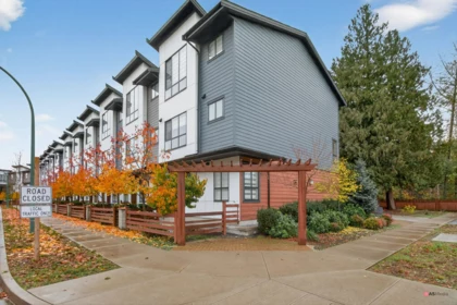 Front Yard Photo of 48 7177 194a Street, Surrey, BC