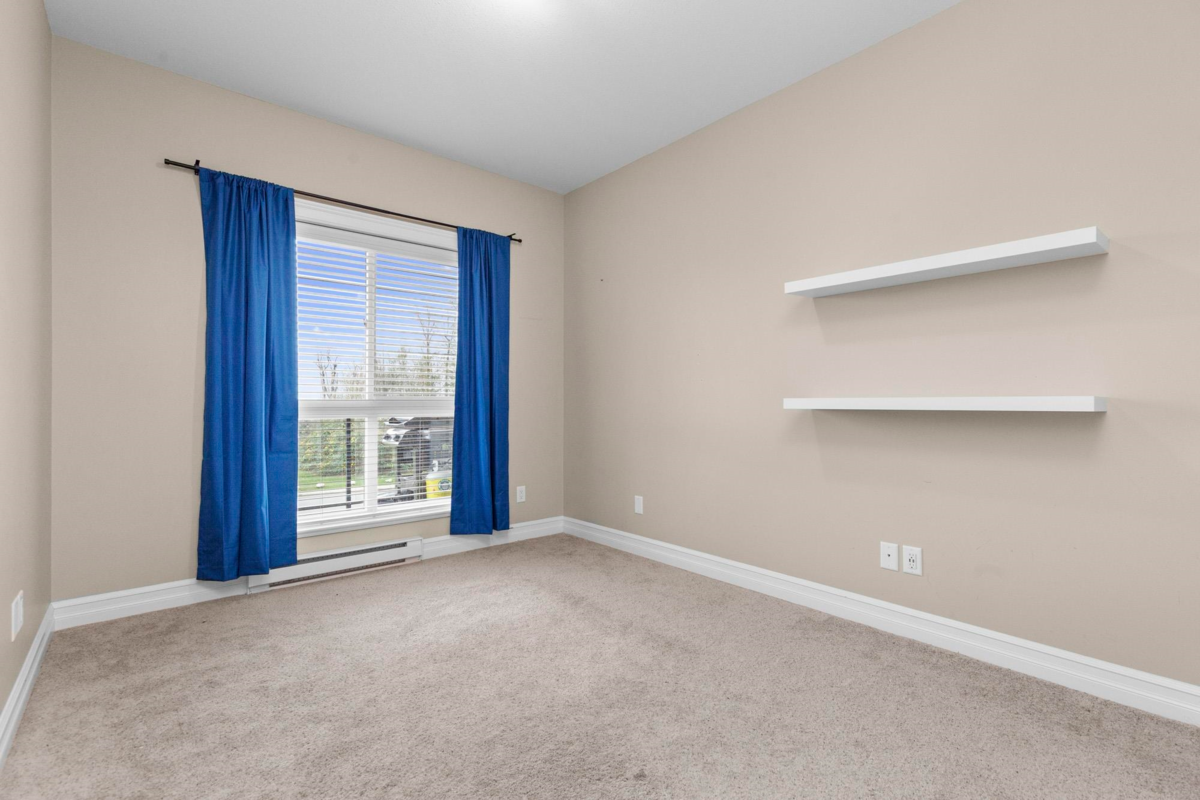Office / Den Photo of A216 33755 7 Avenue, Mission, BC