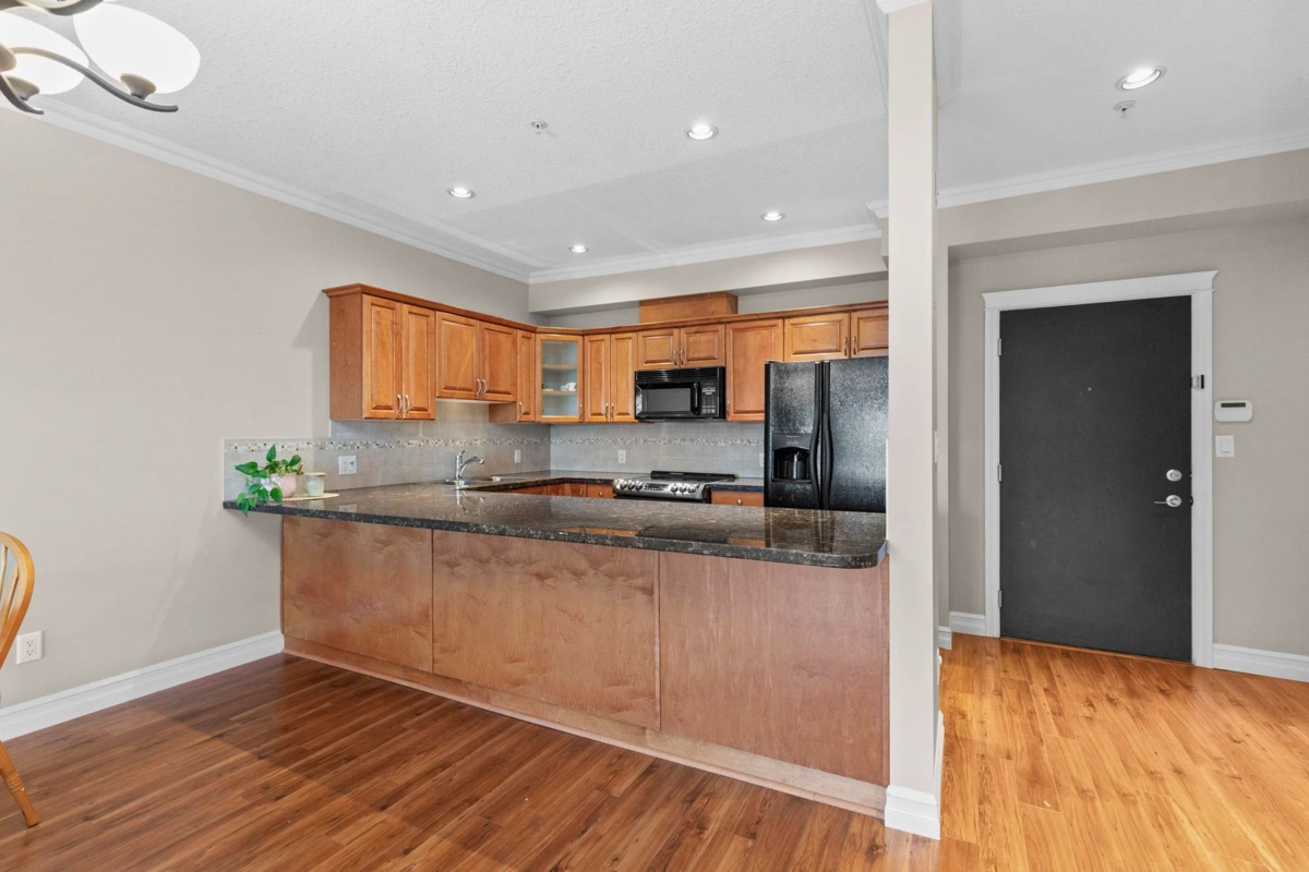 Primary Bathroom Photo of A216 33755 7 Avenue, Mission, BC