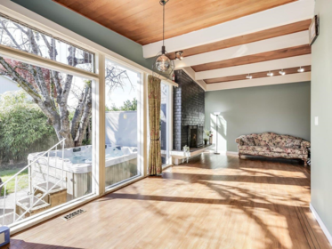 Breakfast Nook Photo of 10151 Seacote Road, Richmond, BC