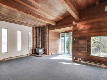 Entry Foyer Photo of 10151 Seacote Road, Richmond, BC