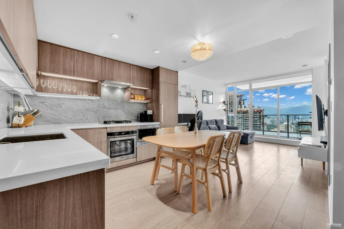 Walk-In Closet Photo of 3308 6538 Nelson Avenue, Burnaby, BC