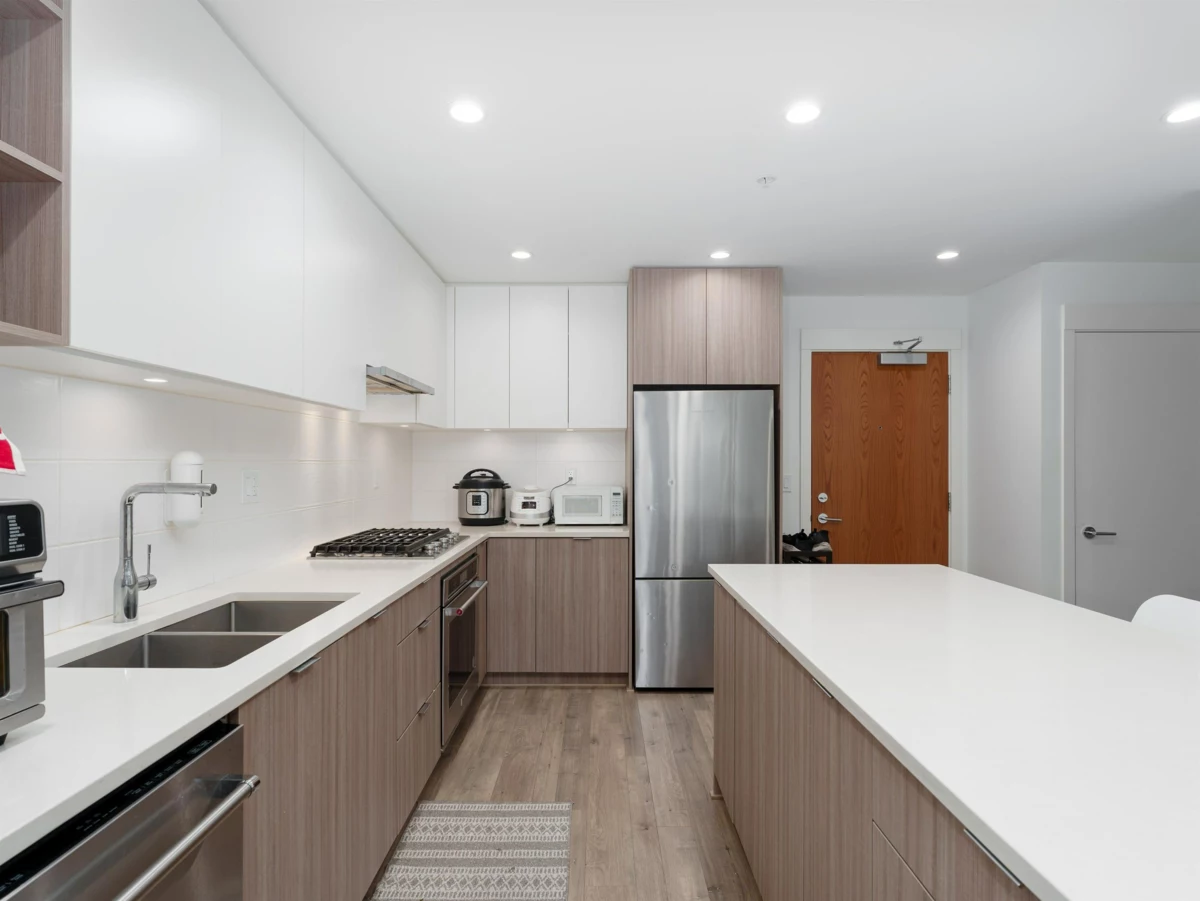 Kitchen Island Photo of 119 750 Dogwood Street, Coquitlam, BC
