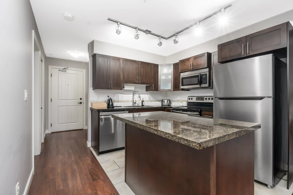 Kitchen Photo of 330 5660 201a Street, Langley, BC