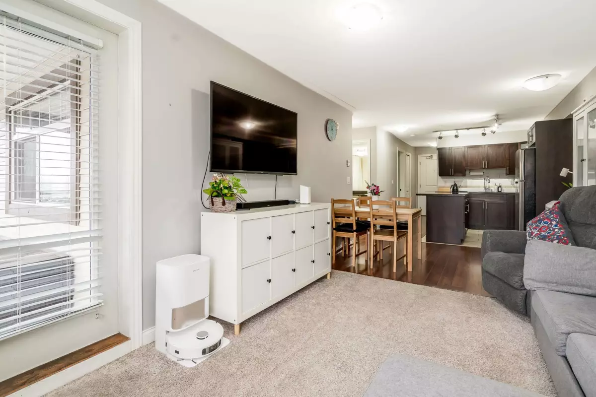 Powder Room Photo of 330 5660 201a Street, Langley, BC