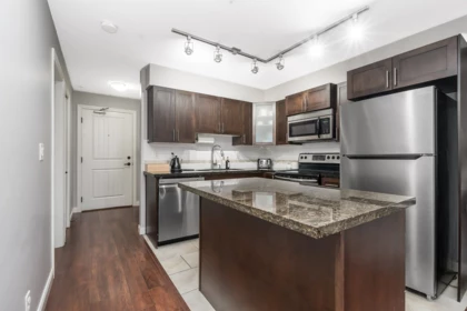Kitchen Photo of 330 5660 201a Street, Langley, BC