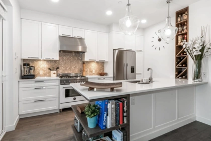 Kitchen Island Photo of 403 33540 Mayfair Avenue, Abbotsford, BC