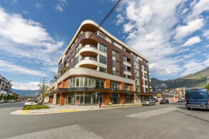 402 1365 Victoria Street, Squamish, BC, Squamish — Apartment/Condo for sale